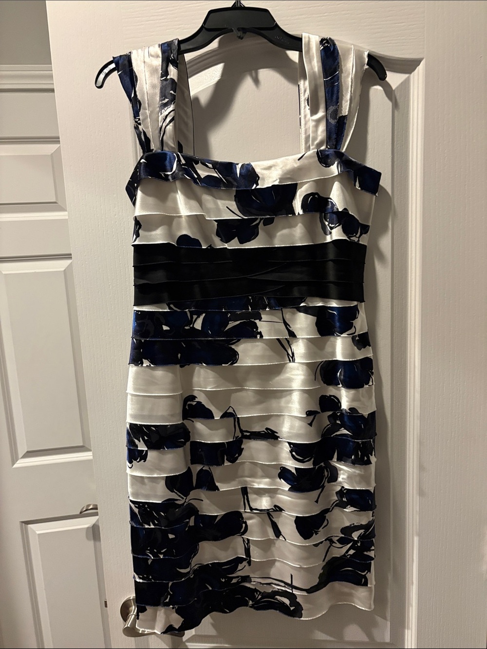 Jones New York White and Navy Floral Midi Dress with Black Waistband